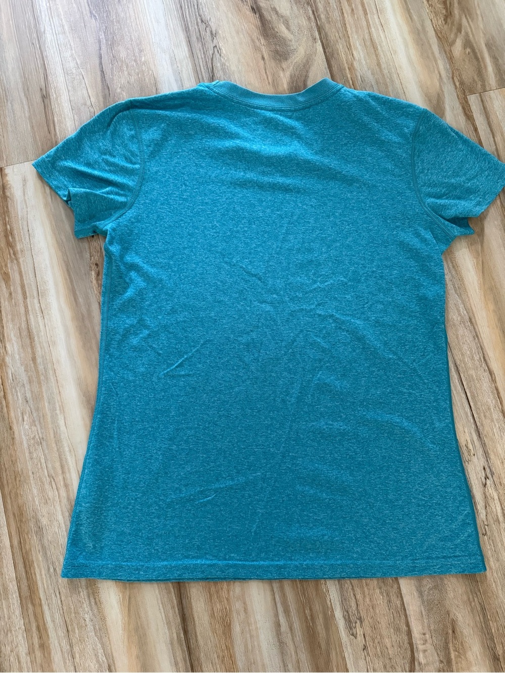 Nike Women’s Dri-Fit Shirt size medium - Picture 2 of 4